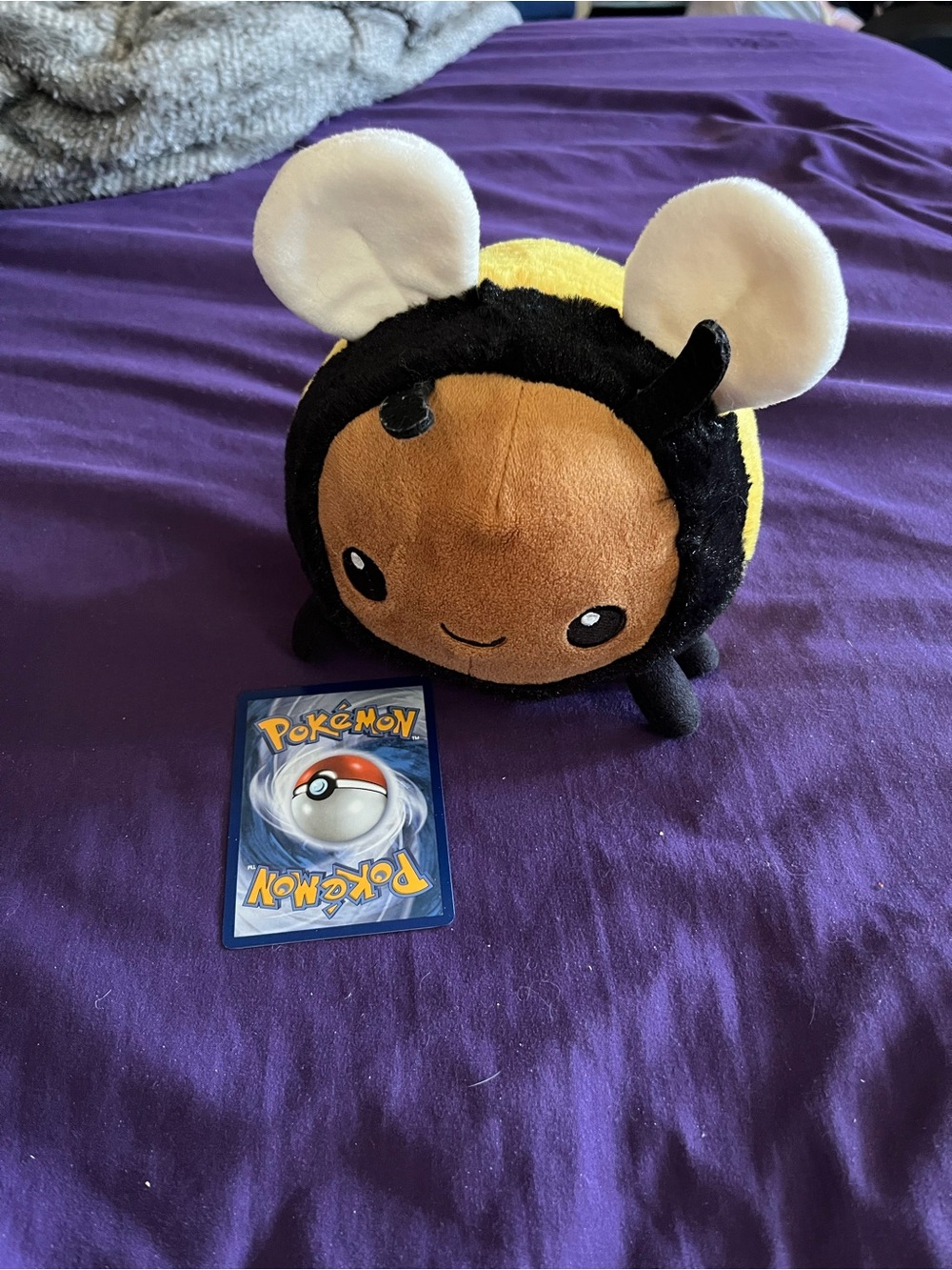 Squishable Snacker Bee Plush